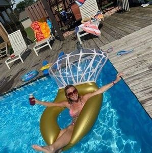 Meet your Posher, Tia